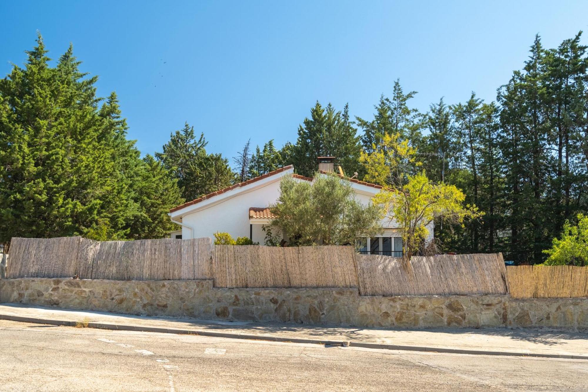 Casa Rural Los Olivos De Robledo De Chavela Ла-Эстасьон Экстерьер фото